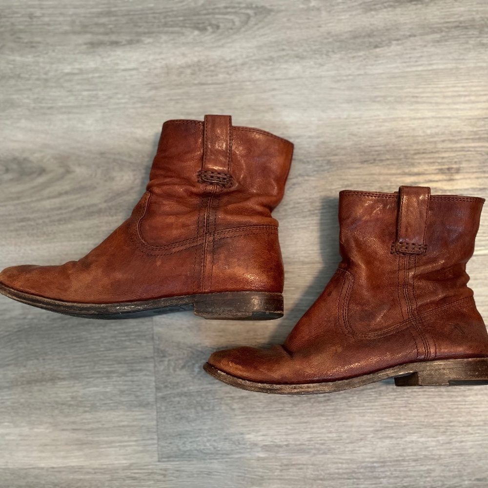 Worn in Anna Shortie Frye Boots in Cognac Size 6.5